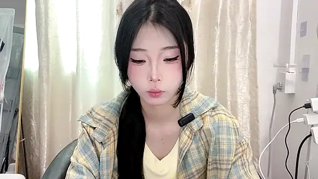 yiyibaby2026 online show from March 26, 2:06 am