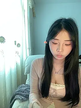 yiyibaby2026 online show from April 14, 3:34 am