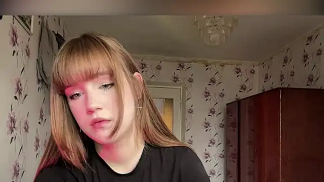 AnnaWasp online show from April 9, 5:29 am