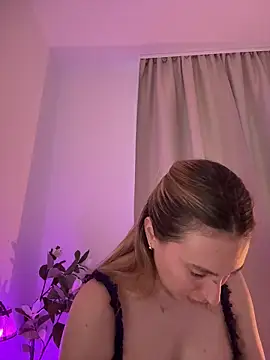 EvaRyen  online show from March 29, 3:34 pm