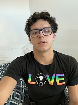 Snapshot of Caleb-Sweats chatting on May 27, 9:56 pm Caleb-Sweats online show from May 27, 9:56 pm