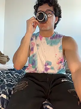 Snapshot of Caleb-Sweats chatting on June 2, 8:33 pm Caleb-Sweats online show from June 2, 8:33 pm
