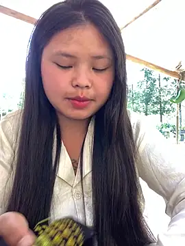 Snapshot of Motminhthoi chatting on May 5, 8:11 am Motminhthoi online show from May 5, 8:11 am