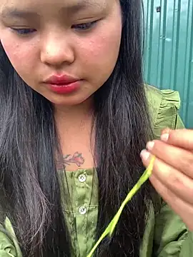 Snapshot of Motminhthoi chatting on May 12, 1:36 am Motminhthoi online show from May 12, 1:36 am