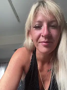 AtomBlondy online show from May 20, 5:24 am
