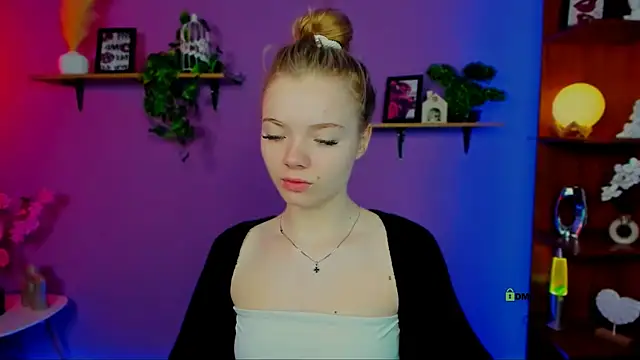 maddy moah online show from April 18, 5:44 am