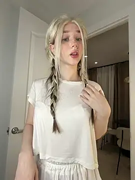 KittiLin online show from March 30, 9:38 pm