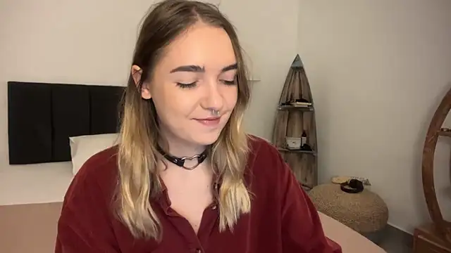 RoxyWet online show from April 6, 1:23 pm