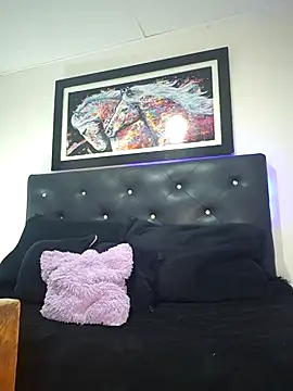 SabrinaWarren  online show from March 26, 2:55 pm