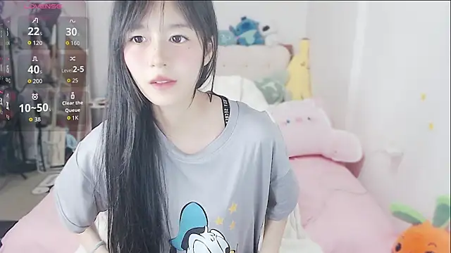 Snapshot of Rabbit1320 chatting on April 20, 7:44 am Rabbit1320 online show from April 20, 7:44 am