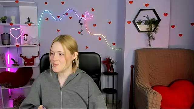 trixy melison online show from April 8, 12:16 pm