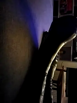 bootslove1 online show from April 3, 10:19 pm