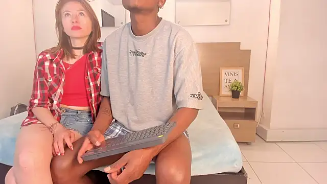 Ebony N Blonde online show from April 17, 10:35 pm