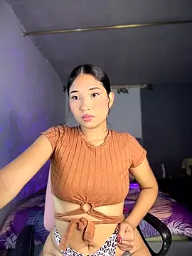 iamkyliewest online show from March 27, 7:25 am