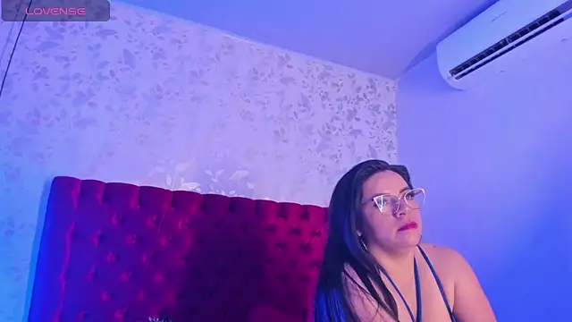 Samantha mas online show from March 27, 1:00 pm