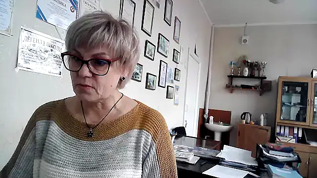 TatkaYang online show from April 8, 11:21 am