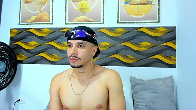 Leon Hotx online show from April 9, 7:19 pm