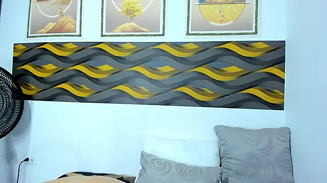 Leon Hotx online show from April 11, 7:18 pm