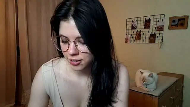 MiaTemptress online show from April 15, 1:29 pm