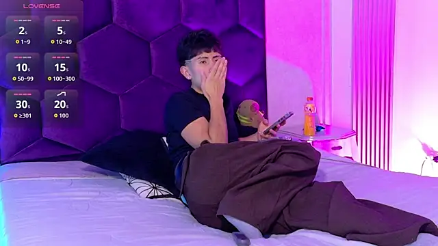 AndyJustgame  online show from April 16, 4:24 am