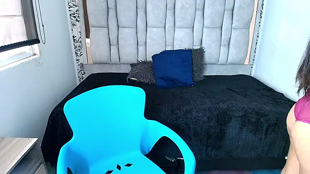 Snapshot of Keyla_Brunette_ chatting on April 18, 6:45 pm Keyla Brunette online show from April 18, 6:45 pm