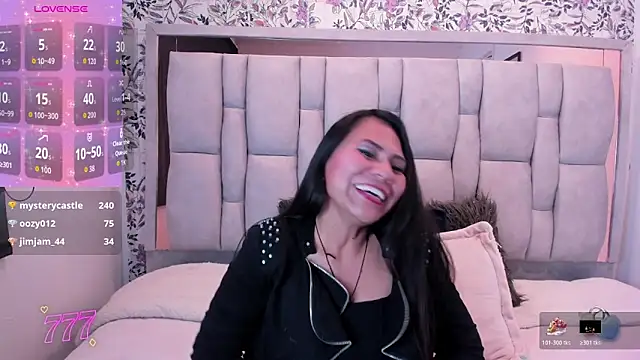 Snapshot of Keyla_Brunette_ chatting on April 23, 7:38 pm Keyla Brunette online show from April 23, 7:38 pm