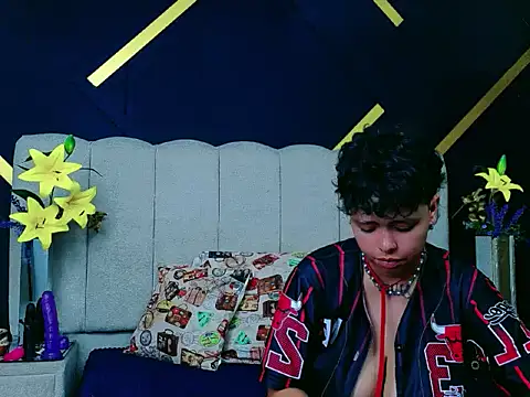 NikiEvanz online show from April 13, 5:13 am