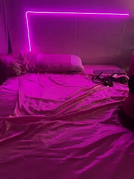 Shynesse21 online show from April 6, 12:52 am