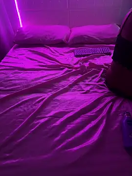 Shynesse21 online show from April 9, 5:07 pm