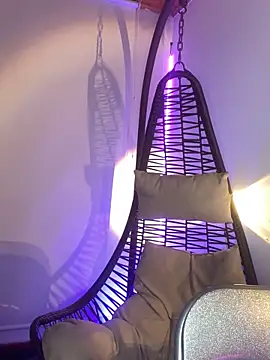 afrodita pinkk online show from April 8, 4:40 pm