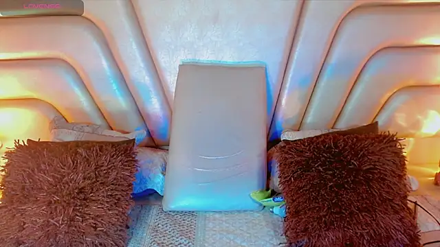 tiifannysexyhot online show from March 22, 1:53 am