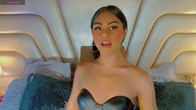 Snapshot of tiifannysexyhot chatting on July 12, 9:17 pm tiifannysexyhot online show from July 12, 9:17 pm