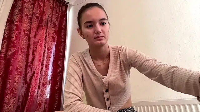 ReathaKiss online show from July 4, 7:36 am