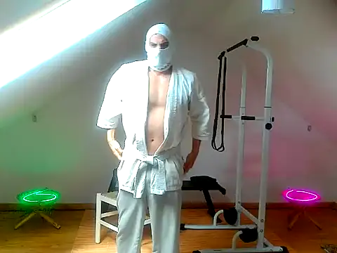 NinjaLaser online show from April 19, 12:15 pm