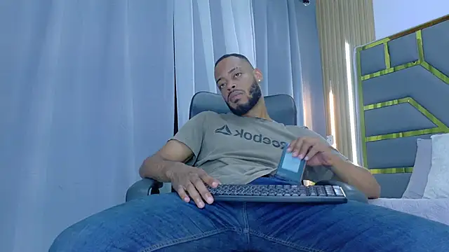 Oliver bigblack cock online show from March 26, 5:51 pm