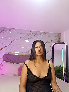 FiorellaLan online show from April 11, 7:40 pm