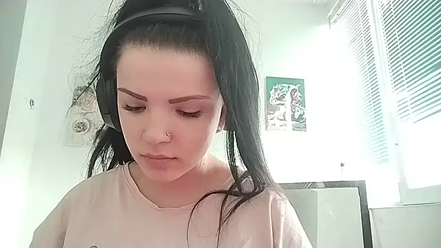 Kateqte online show from March 25, 1:17 pm