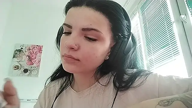 Kateqte online show from March 31, 11:10 am