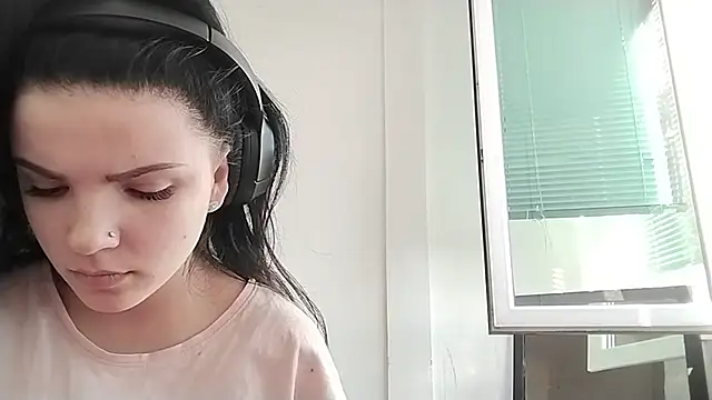 Kateqte online show from April 1, 1:41 pm