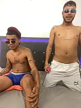 StivennCardona online show from April 13, 8:58 pm