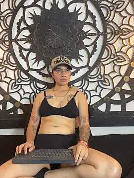 May-ana online show from April 24, 9:39 pm