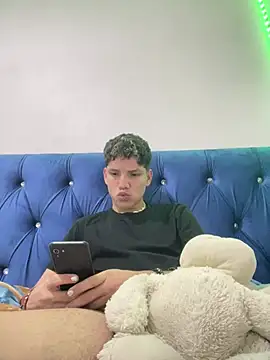 Theus26  online show from April 4, 8:28 pm