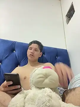 Theus26  online show from April 11, 1:32 am