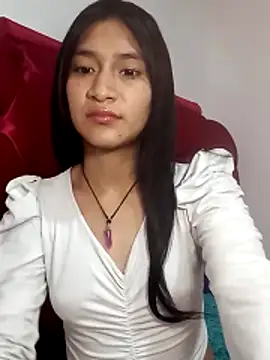 KarolaMendez online show from April 5, 9:23 pm