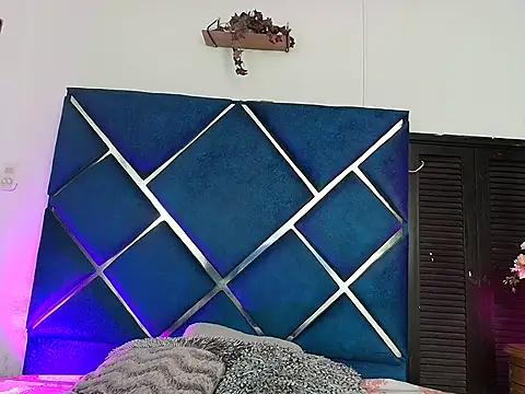 AnaisNuaghty online show from March 24, 12:43 pm