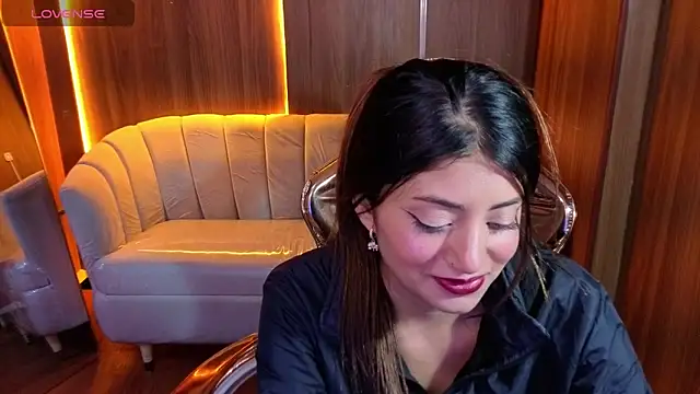 Lia queen tx online show from April 16, 3:07 am