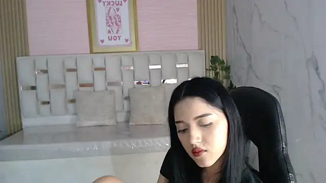 veronicaa s online show from April 16, 9:39 pm