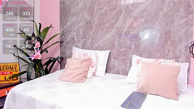 Megan Stein online show from April 10, 7:29 pm