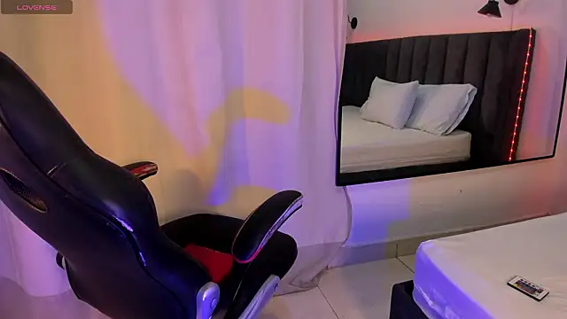 selena  smith1 online show from March 22, 5:11 am