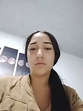 isabellaHill2 online show from March 16, 4:29 am